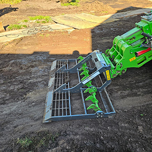 Avant Levelling Bars Attachment