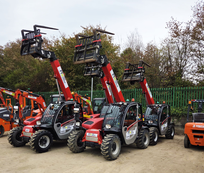 Manitou Telehandlers (002).jpg (697 KB)